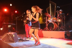 Mobil Dancing 9 * 6240 x 4160 * (7.48MB)